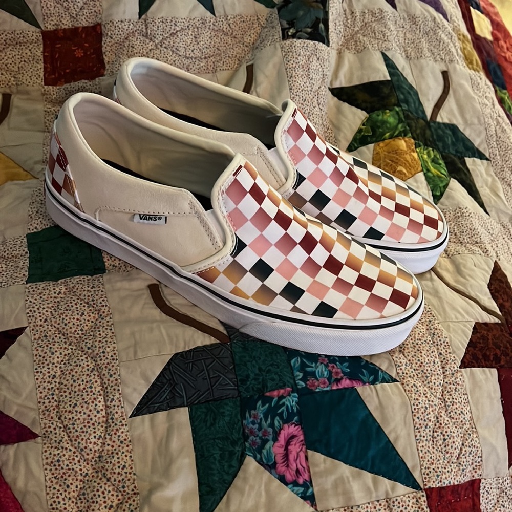 VANS womens shoes, size 10 LIKE new, in perfect condition